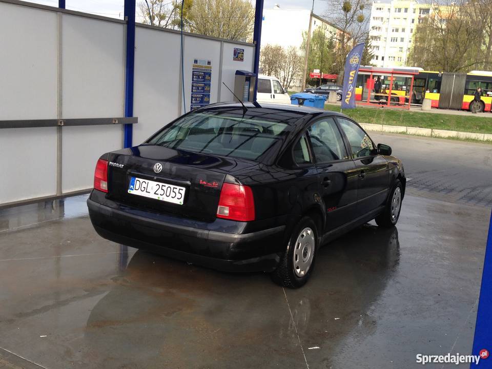 Ładny czarny Passat nieuszkodzony Warszawa