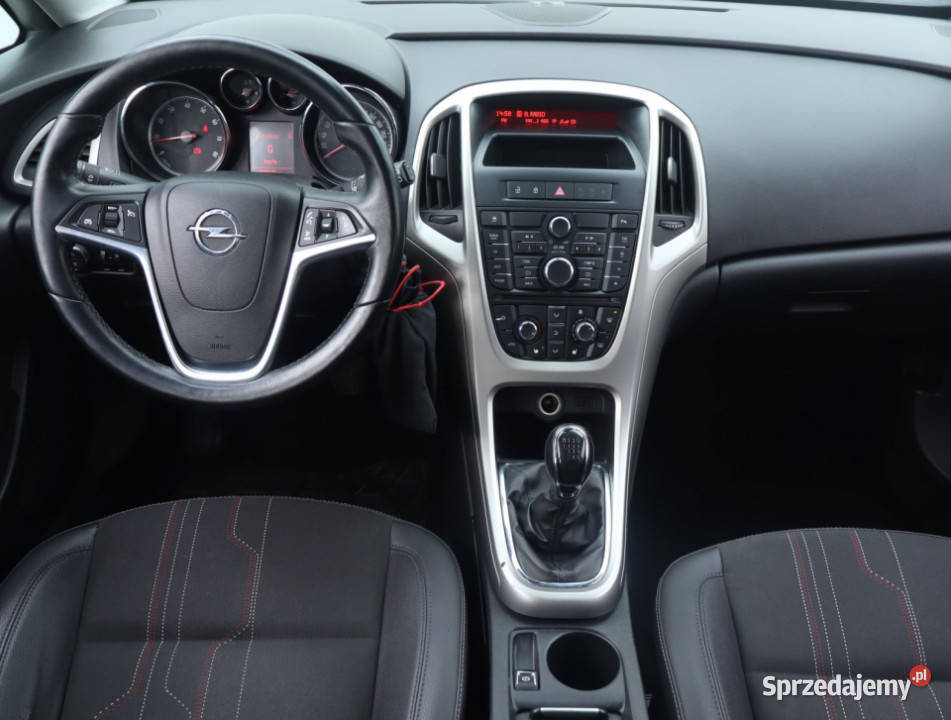 Opel Astra 14 T manualna