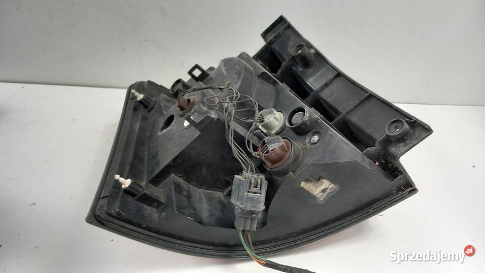 RANGE ROVER SPORT L320 LIFT LAMPA TYŁ PRAWA Zbierkowo
