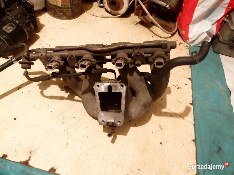 Kolektor ssący Listwa wtryskowa Nissan Micra K11