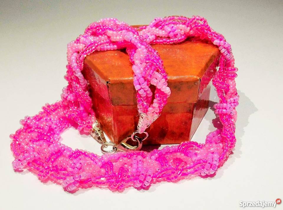 Różowy naszyjnik z drobnych koralików