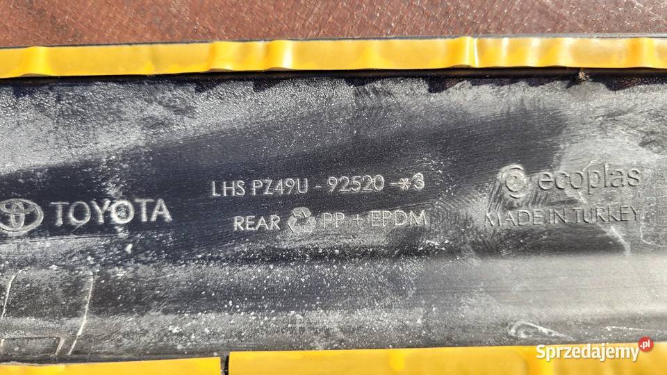 LISTWA DRZWI LEWY TYL TOYOTA AYGO Karoseria Ruda Śląska