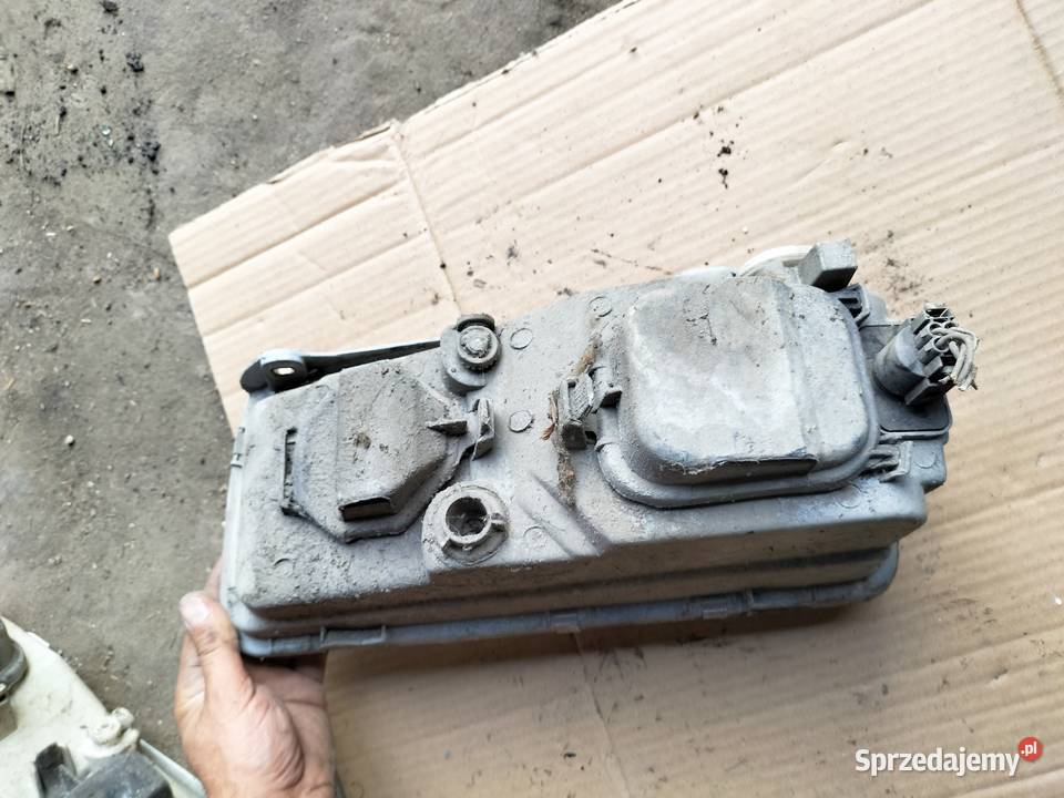 VW PASSAT B4 LAMPA PRZÓD PRZEDNIA PRAWA ZAŚLEPKA Kamień-Kolonia