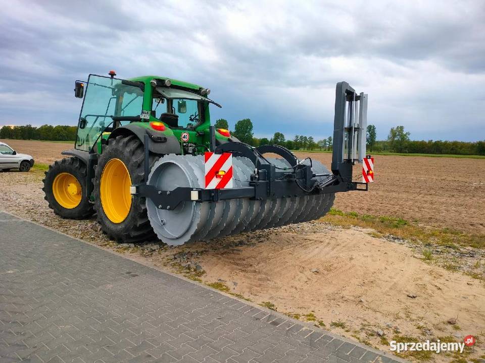 Wał pryzmowy do zagęszczania kukurydzy w pryzmie Łęczyca