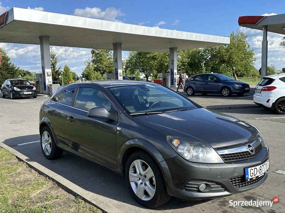 Opel Astra H GTC 17 CDTI ECOTEC 110 światła przeciwmgielne Piła sprzedam