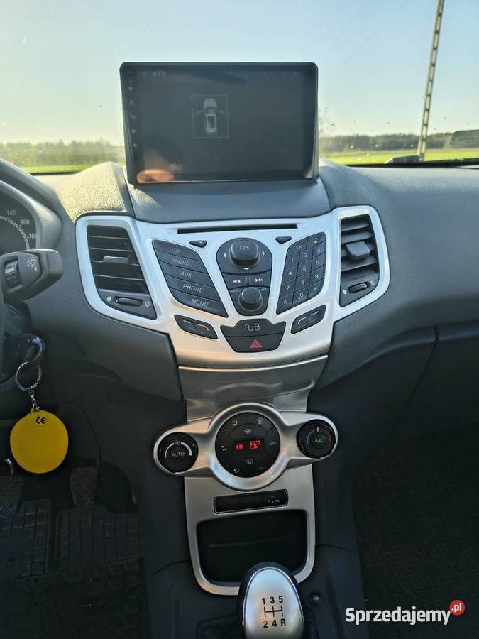 Ford fiesta MK7 podgrzewana przednia szyba Stanin