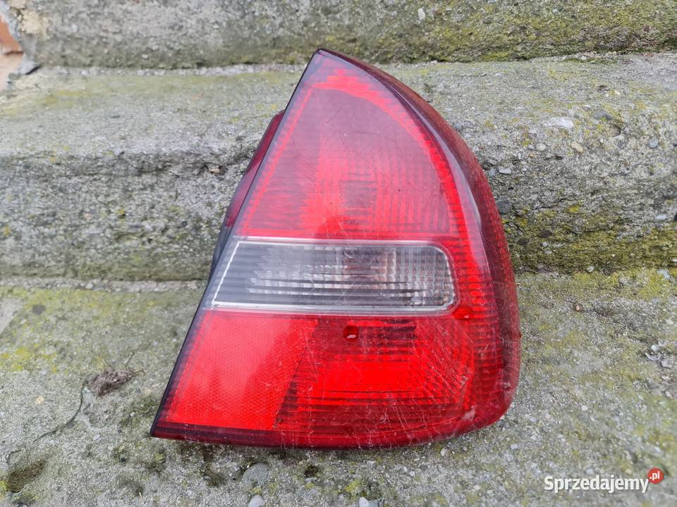Mitsubishi Carisma prawy tył lampa Żory