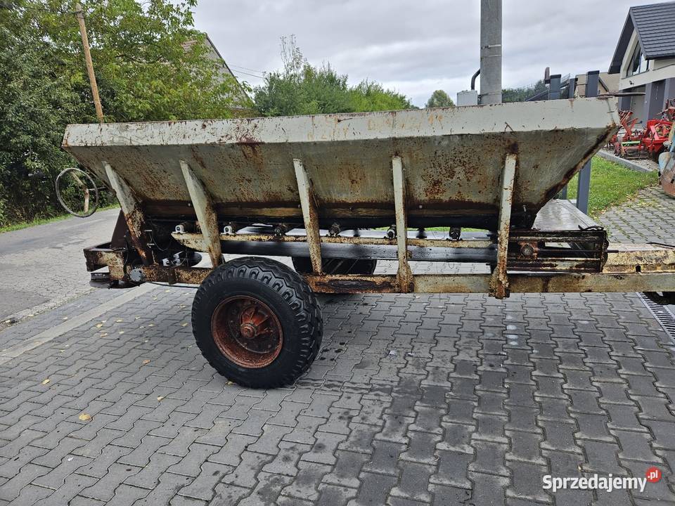 Rozsiewacz nawozów wapna soli rcw 3 Stogniowice