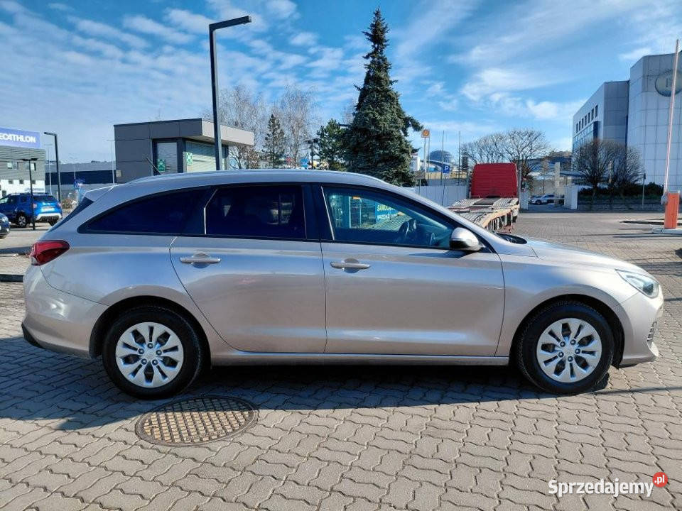 HYUNDAI i30 2019r benzyna