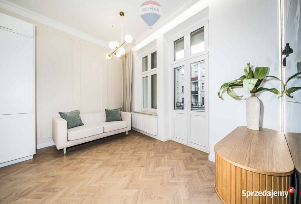 Ładne mieszkanie urządzone kamienica balkon Poznań