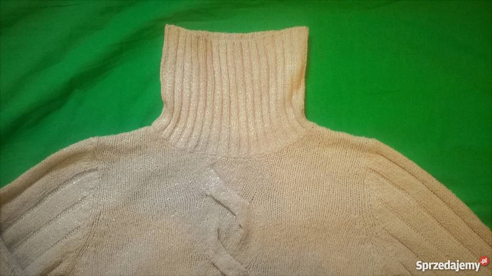 Kremowy sweter Opinion By Spengler z golfem Warszawa