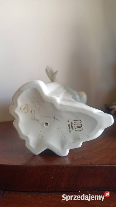 Figurka Ziewająca dziewczyNAO z 1992r Lladro sprzedam