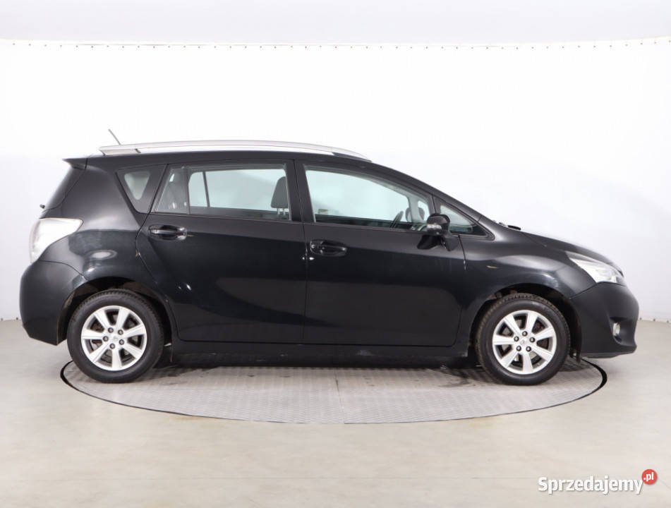 Toyota Verso 18 Valvematic Rok produkcji 2014 Piaseczno