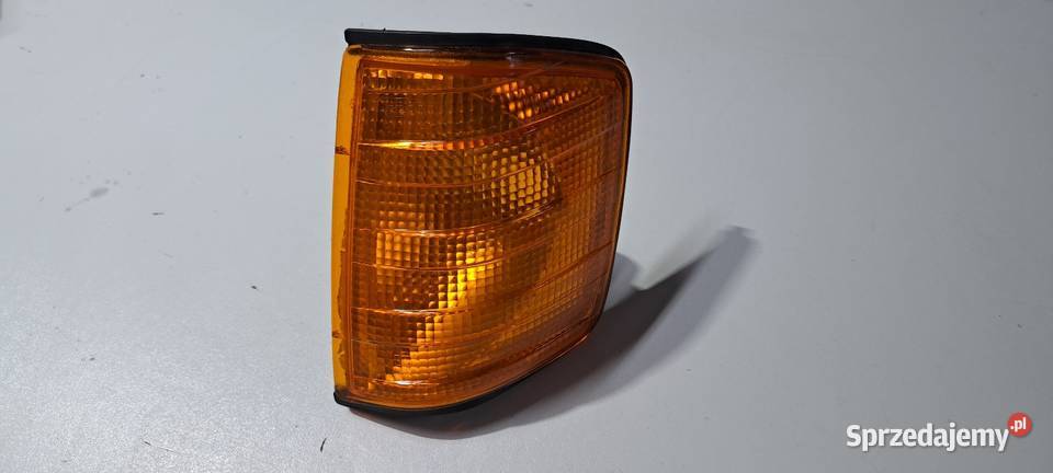 Nowy kierunkowskaz lewy przód Mercedes 190 W201 lewe Luzino