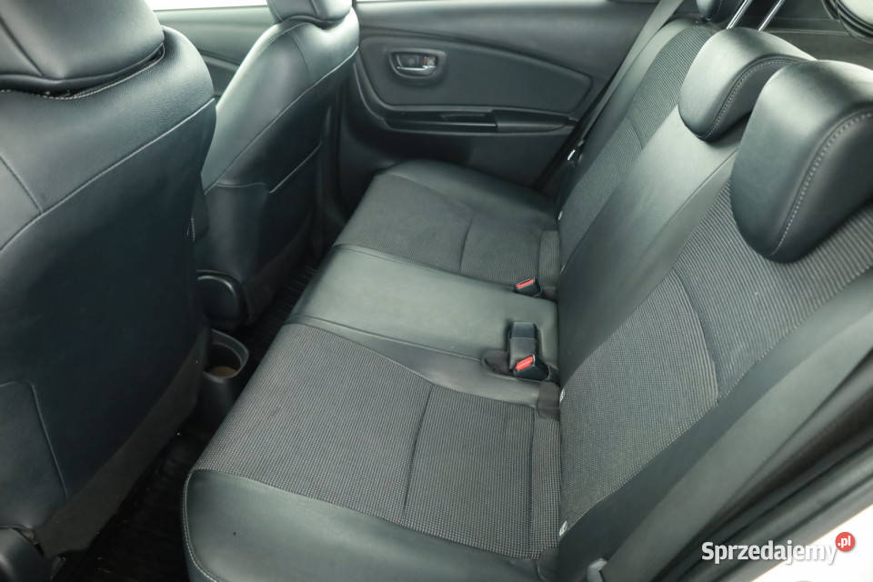 Toyota Yaris 15 Hybrid poduszka powietrzna Samochody osobowe Piaseczno