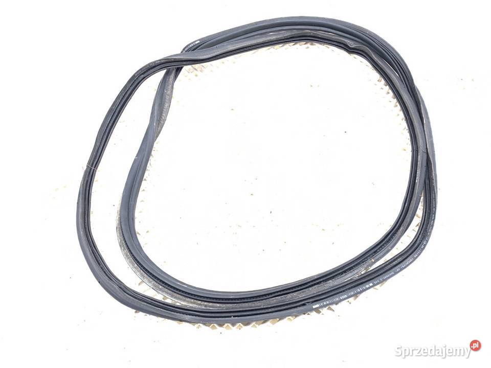 USZCZELKA KLAPY BAGAŻNIKA SKODA SUPERB III Kombi