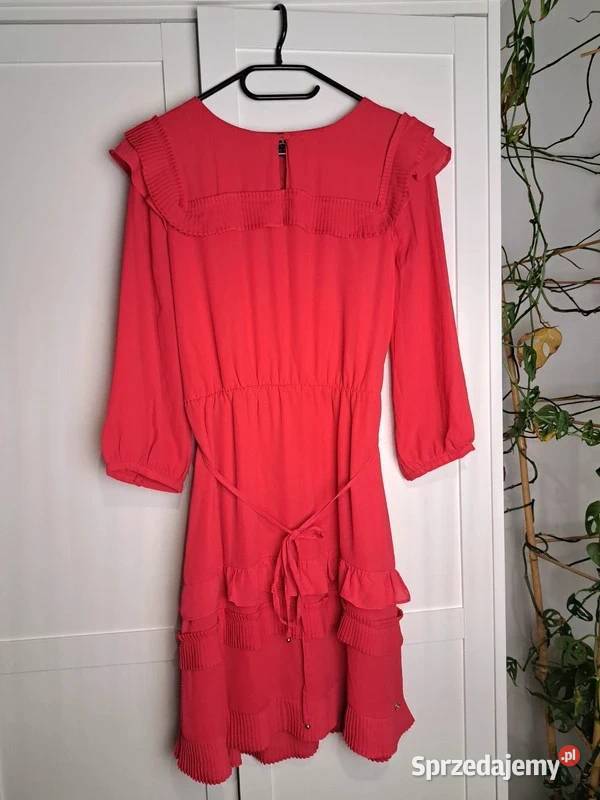 Romantyczna sukienka Top Secret w intensywnym czerwony Trąbki Wielkie sprzedam