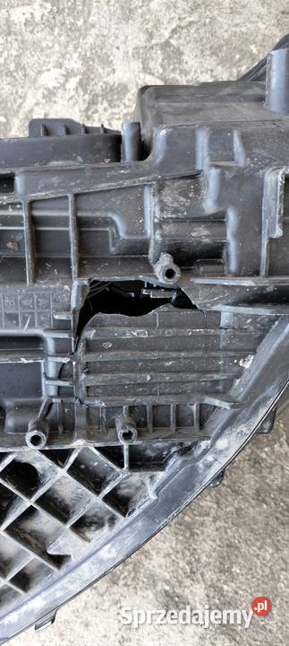 MERCEDES AKLASA W177 177 Lampa Lewa Uszkodzona Poświętne