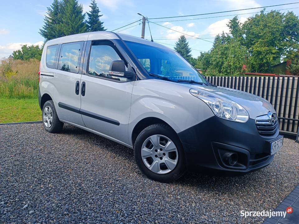 Opel Combo 20172018 Krajowy nieuszkodzony Sandomierz