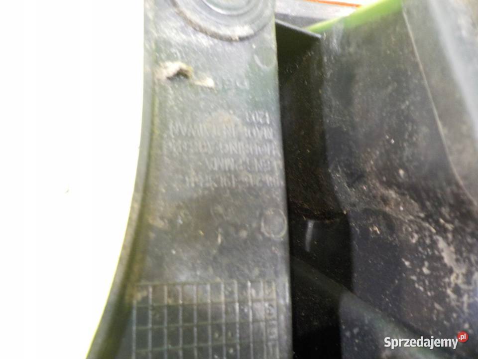 NISSAN QASHQAI I J10 10r 5D lampa prawa tyl