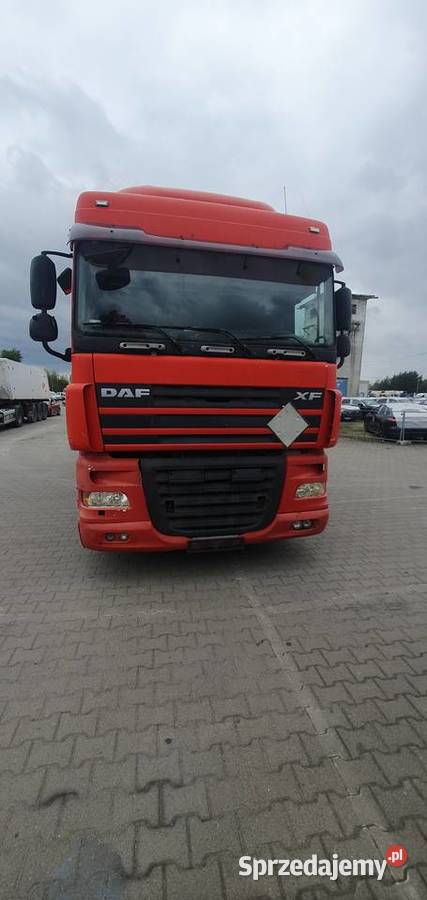 Syndyk sprzeda ciągnik samochodowy siodłowy DAF Karczew