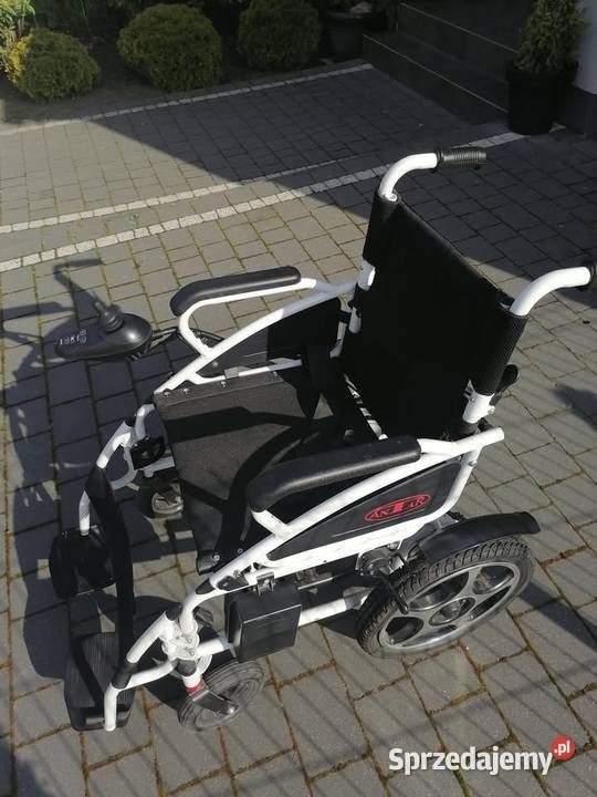 Wózek inwalidzki elektrycznyn Antarn AT52304 Sprzęt rehabilitacyjny i ortopedyczny