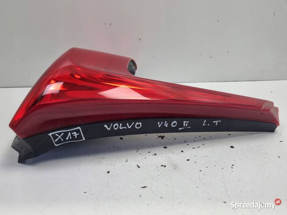 Volvo V40 II 1216r TYLNIA TYLNA LAMPA LEWA lewy