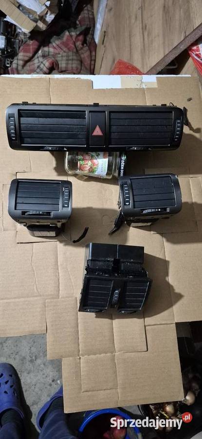 Kratki nawiewu Skoda SuperB 1 komplet Rok produkcji 2002 Kratki nawiewu Słupsk