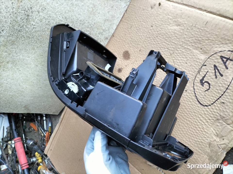 VW POLO MK4 9N ŚRODKOWA KRATKA NAWIEWU RAMKA Kamień-Kolonia