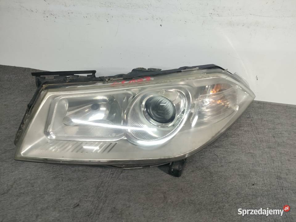 Megane II lift lewa lampa przód europa