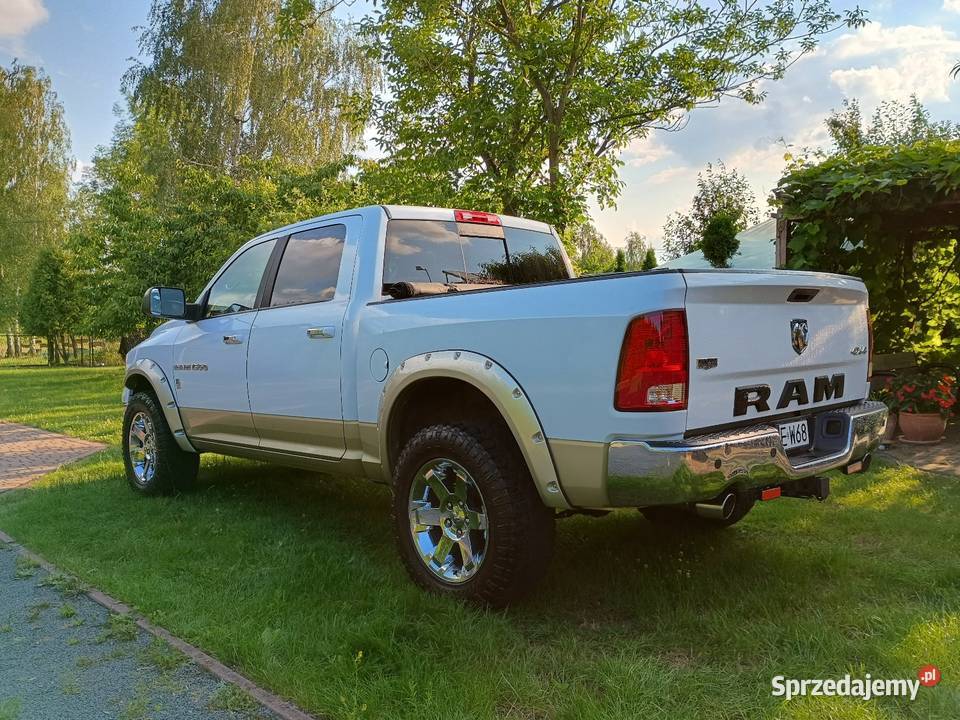 Dodge RAM 2010 57HEMI biały Drzewica