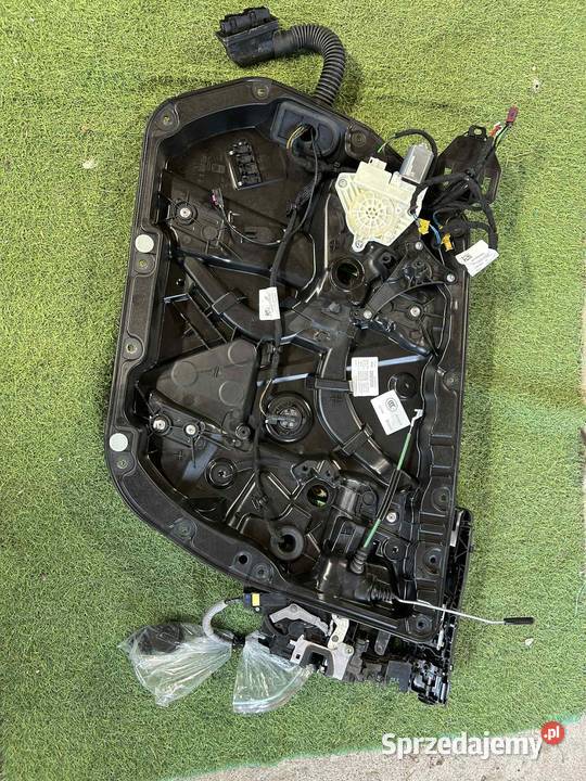 Kompletne poszycie drzwi prawy przód Mercedes osobowe Wierzchy Kluckie