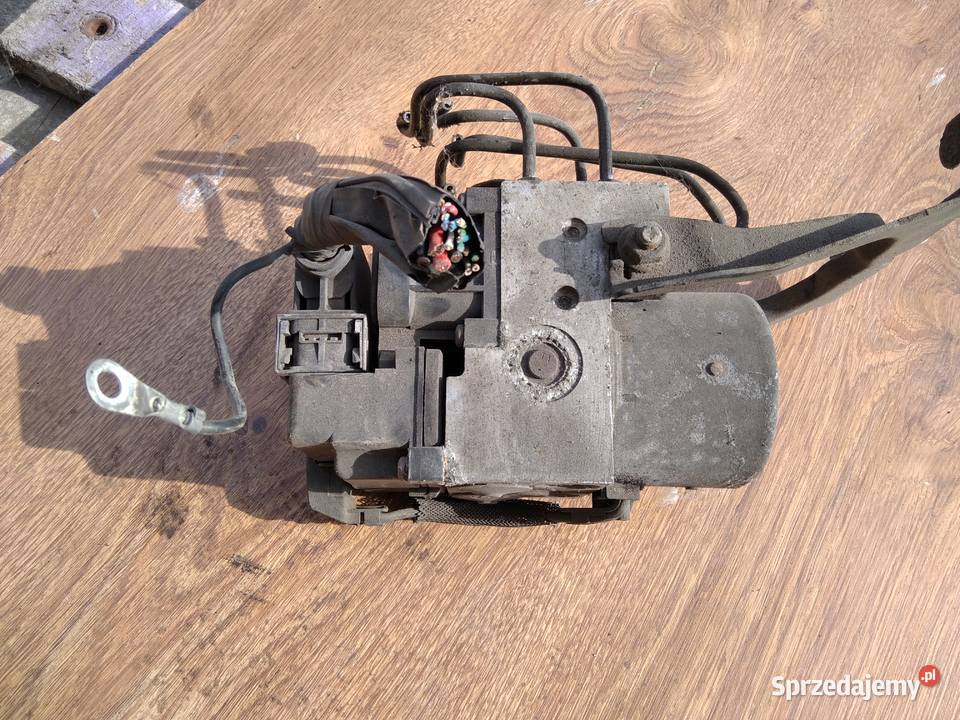 Pompa abs 30857585 Volvo v40 lift 20t sprzedam