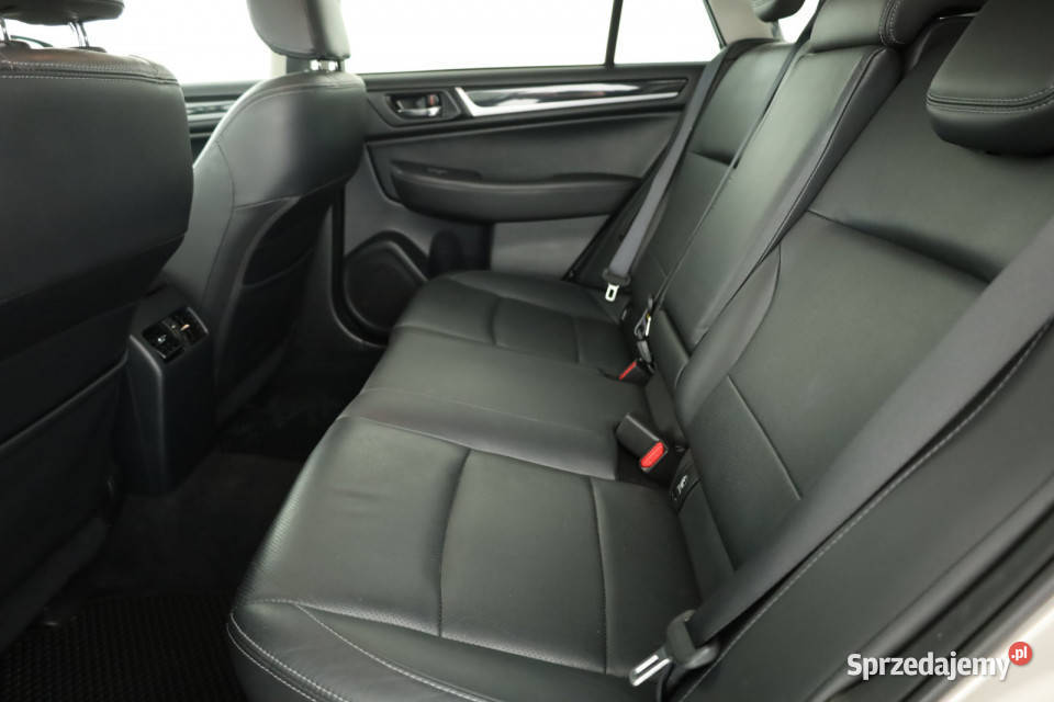 Subaru Outback 20 D światła przeciwmgielne
