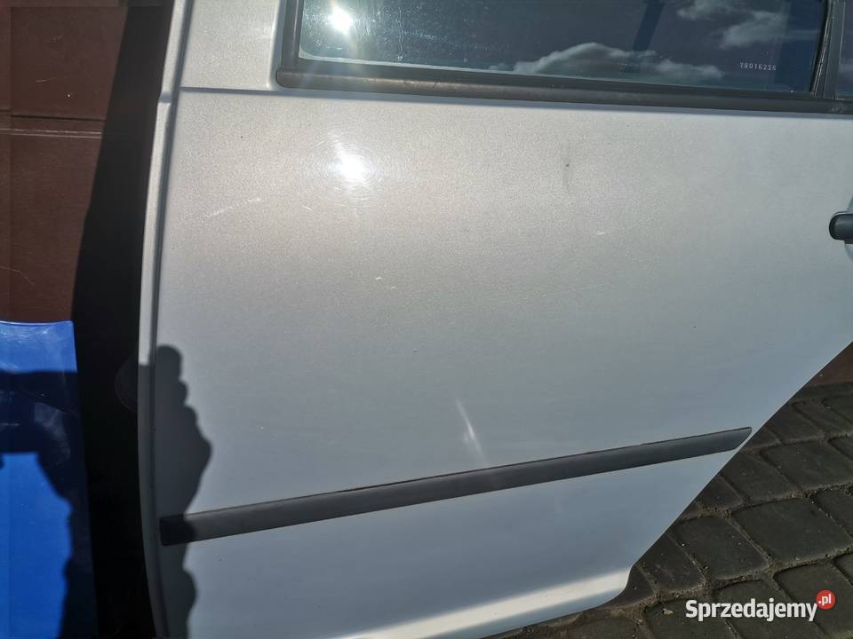 VOLKSWAGEN GOLF 4 5D DRZWI LEWY TYŁ LB7Z osobowe Nowy Sącz