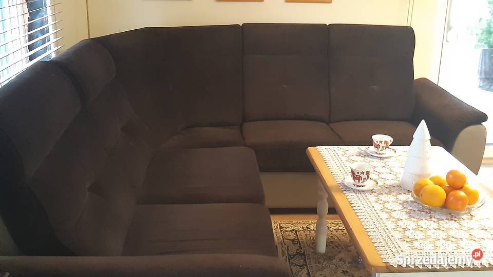Narożnikz funkcją spaniakanapa rozkładana