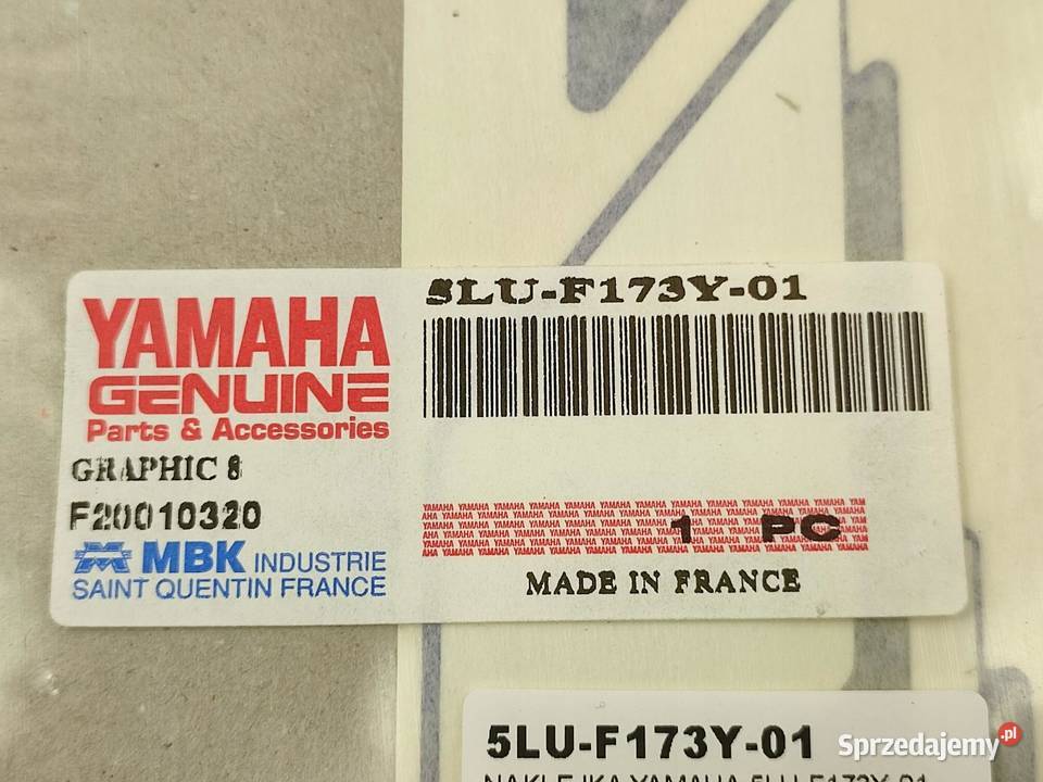 NAKLEJKA NA PRAWY BOCZEK YAMAHA CW50 2000
