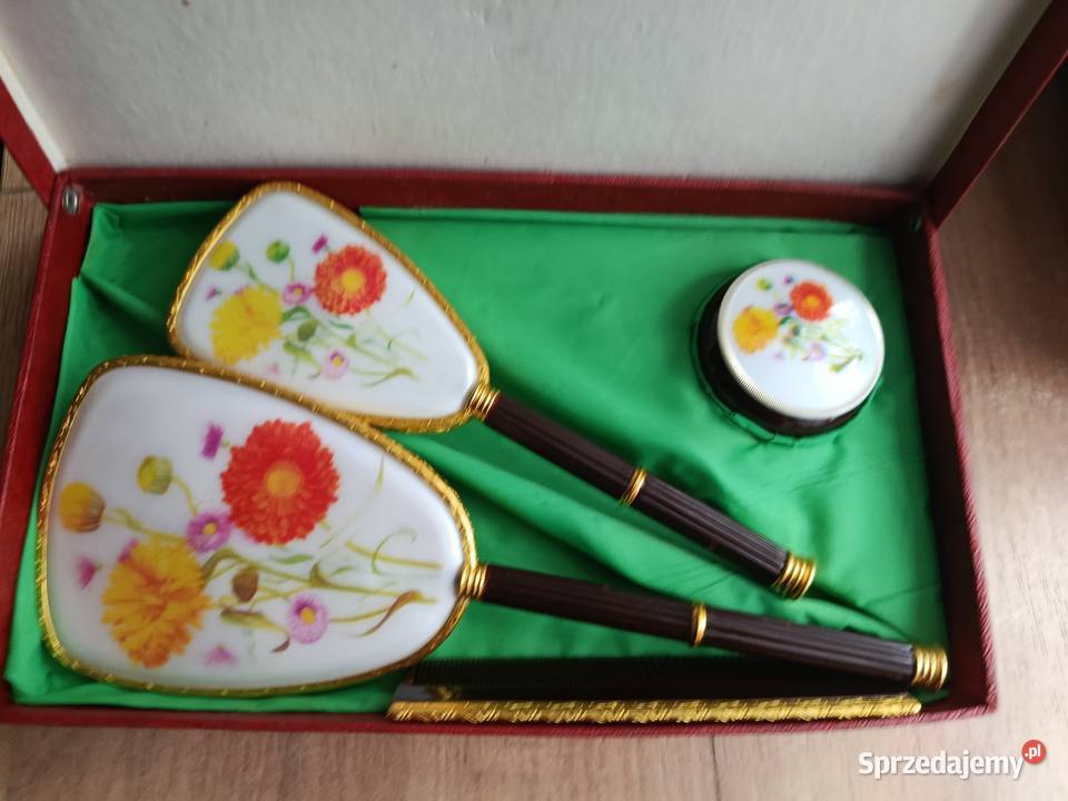 Sprzedam zestaw toaletowy Nefrettete z prl Choszczno