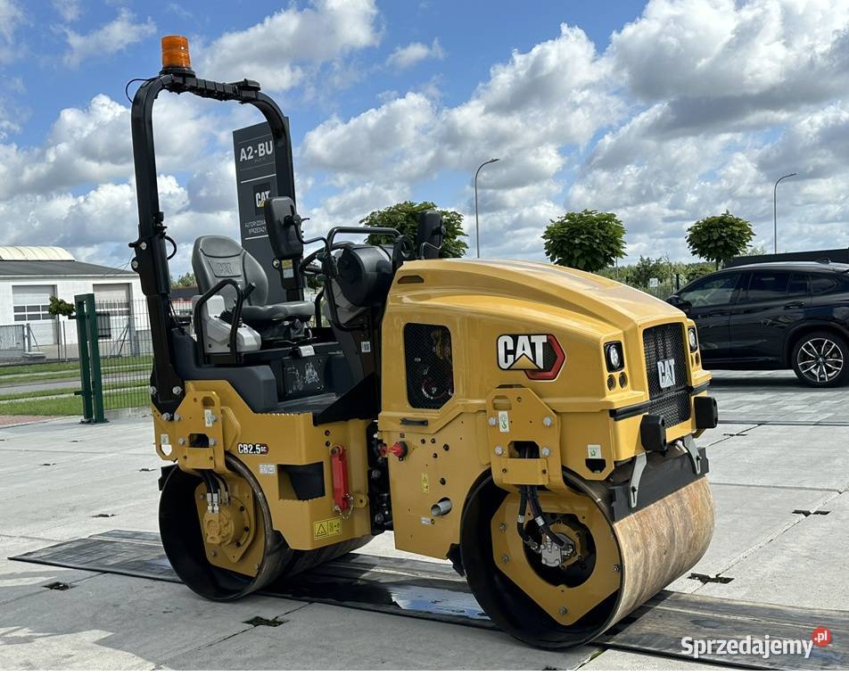 WALEC DROGOWY CATERPILLAR CB25 GC Tuliszków