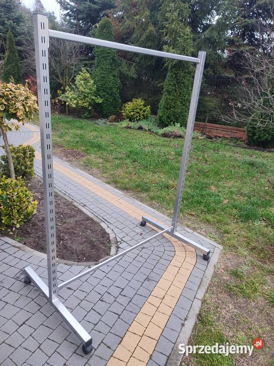 Metalowy wolno stojący wieszak na ubrania 125cm Dulcza Wielka