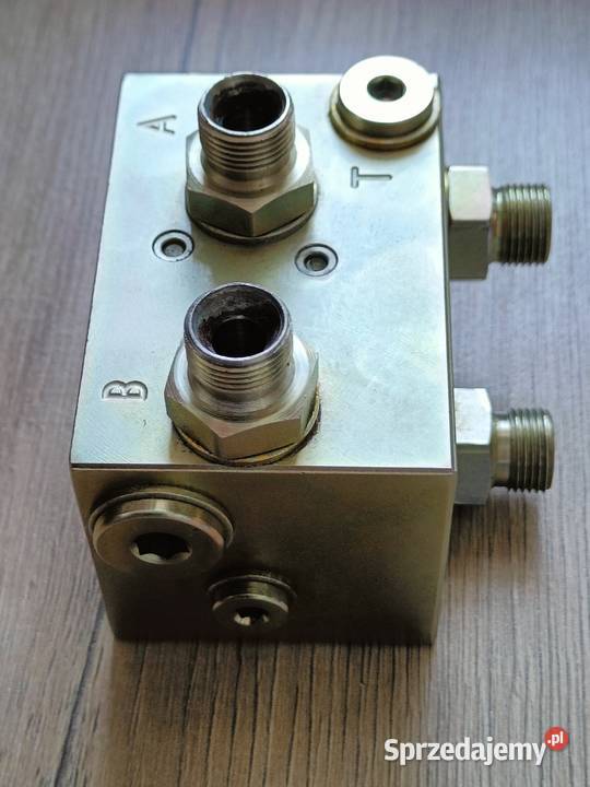 KK012740 nowa kostka hydrauliczna 3 8 oryginał Do maszyn uprawowych Biała Podlaska