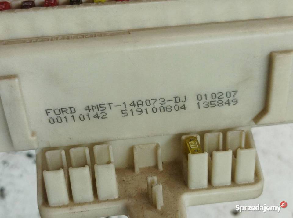 SKRZYNKA BEZPIECZNIKÓW 4M5T14A073DJ Ford Focus Skrzynki bezpieczników
