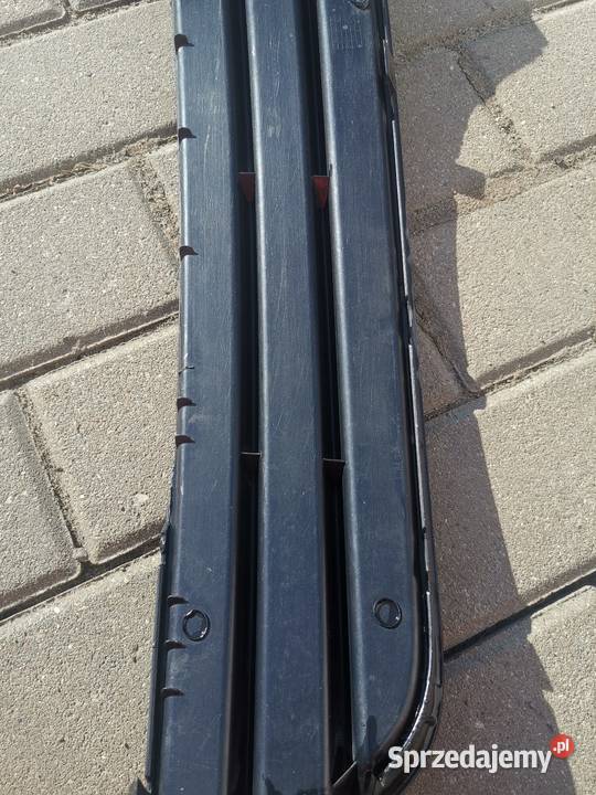 Zaślepka kratka halogenu lewa Audi A3 8P Pozostałe