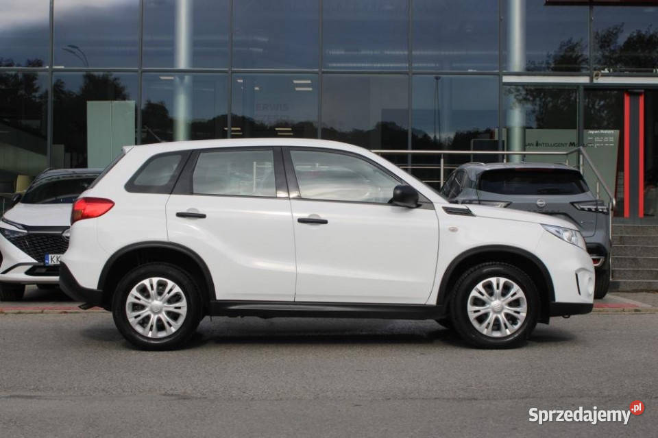 SUZUKI Vitara 2017r 1wł Salon Bluetooth Czujniki manualna Kraków
