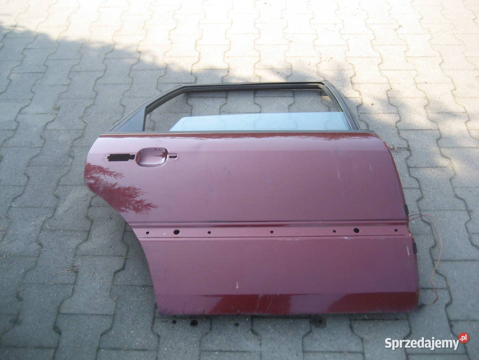 vw passat b4 sedan 9396r drzwi tył prawe Karoseria