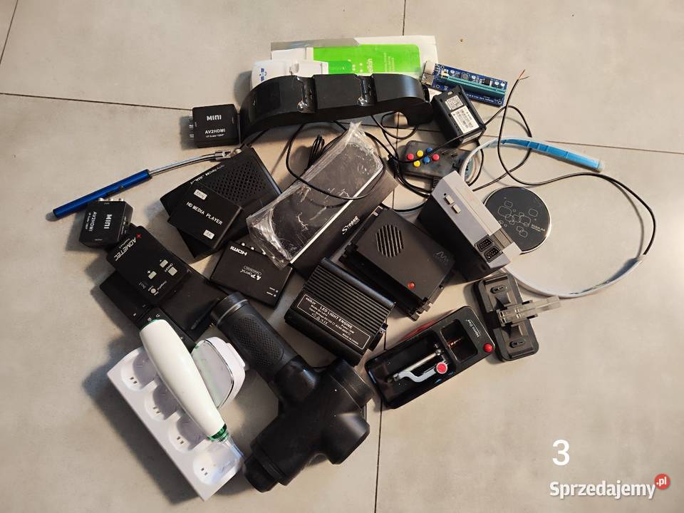 Zestaw elektroniki w większości sprawna