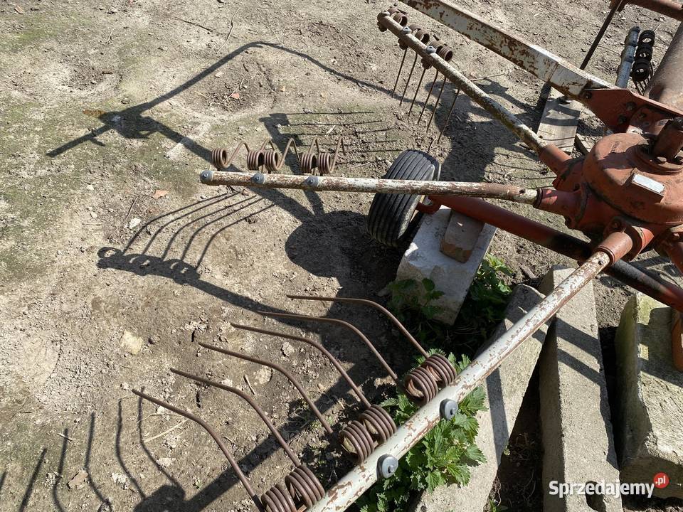 Zgrabiarka Kuhn GA 300 NM lubelskie Janów Lubelski