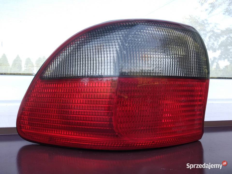 Opel Omega B sedan lampa tył tylna lewa w Sieradz
