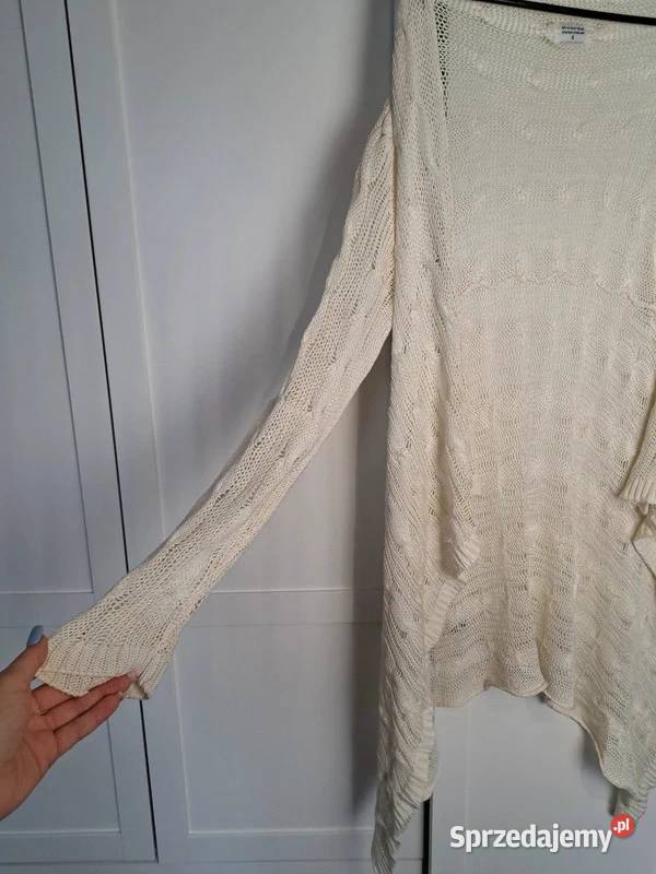 Ażurowy kardigan Diverse S romantyczny styl i Trąbki Wielkie