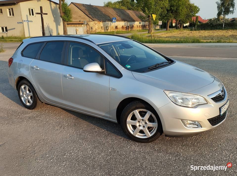 OPEL ASTRA J kombi 16 benzyna klima tempomat alu sprowadzony Gostyń